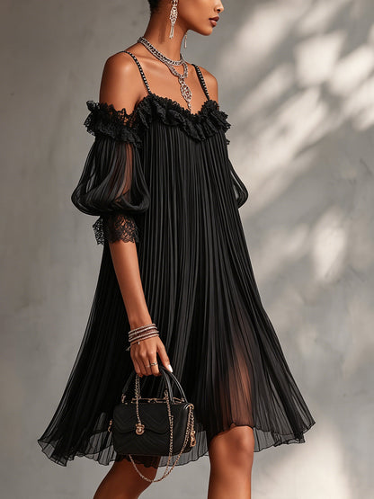 Sira | Vestido Mini Negro de Gasa con Hombros Descubiertos y Acabado de Encaje